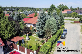 Dom Wolnostojący Z Garażem